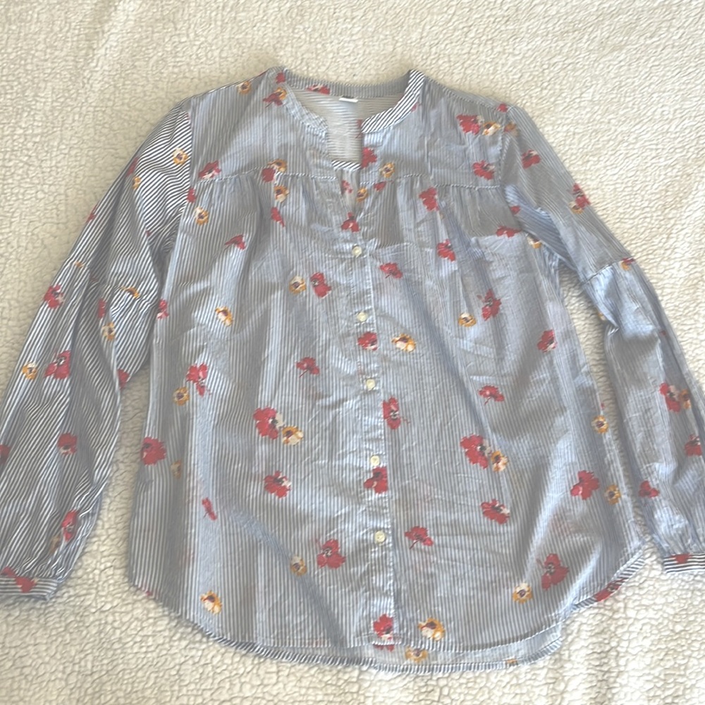 Blue/white striped light weight top
